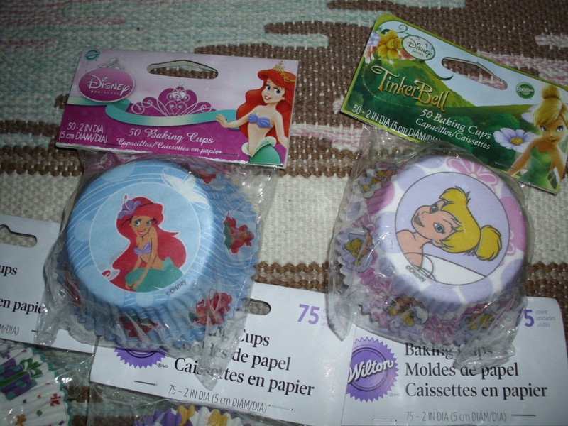 Wilton • 5 Assorted Packages of Baking Cups gallery