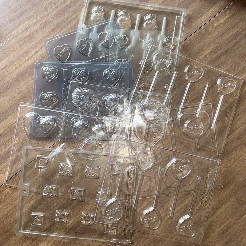 Lot of 10 Plastic Candy Molds – Valentines Day Themed – Assorted – Used