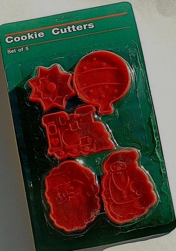 5 pcs Christmas Cookie Cutter Set Aronson Plastic Star Bulb Train Santa Claus**
