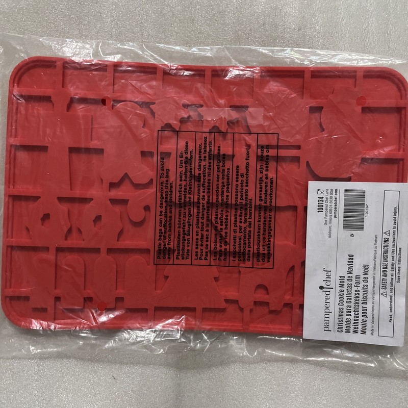 Pampered Chef #100134 Christmas Silicone Cookie Mold Sheet NEW SEALED 12" x 8.5" gallery