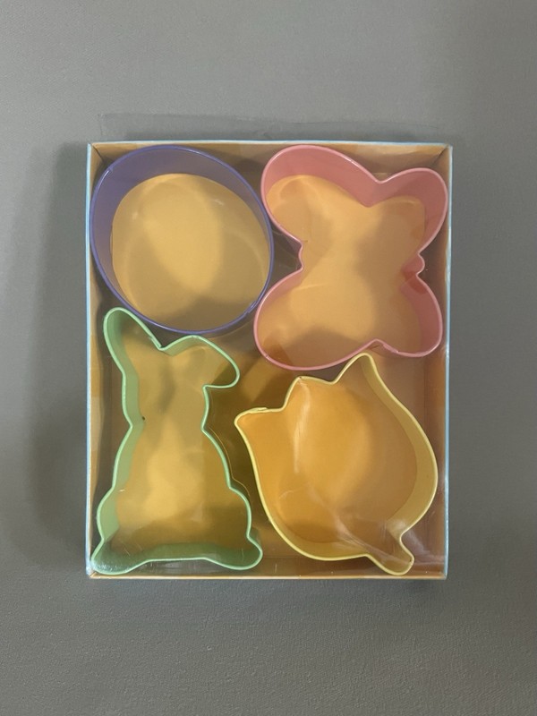 4 Piece Metal Wilton Cookie Cutter Set~Egg, Bunny, Tulip & Butterfly, New In Box gallery