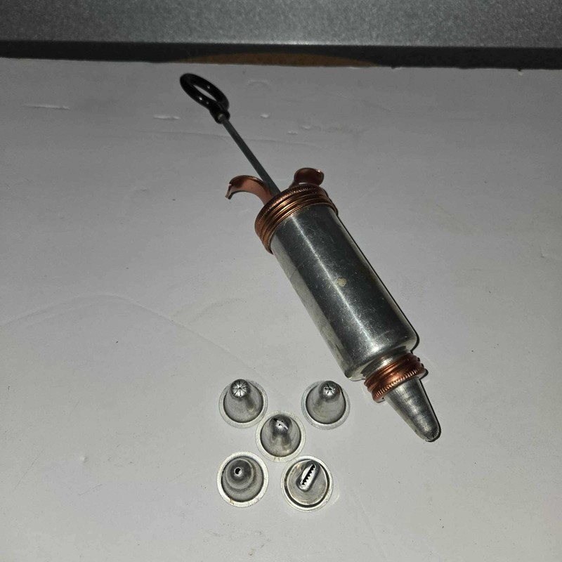 Vintage Aluminum Pastry Decorator Icing Syringe Set with 6 Tips