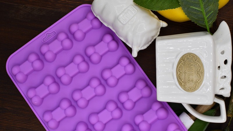 Silicone Mold Dog Bone Homemade Treat , Puppy Dog bone Shaped, Reusable purple