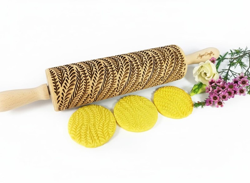 RIVER Embossed Rolling Pin. Dough Roller for Embossed Cookies and Pottery by