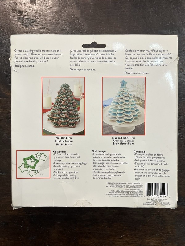 Wilton Cookie Cutter Christmas Tree Kit-10 Cutters, 1 Tips, 3 Bags gallery