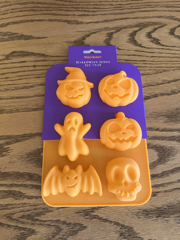 Halloween Silicone Ice/ Candy Mold TrayGhosts Bats Skull Pumpkin. NEW LQQK