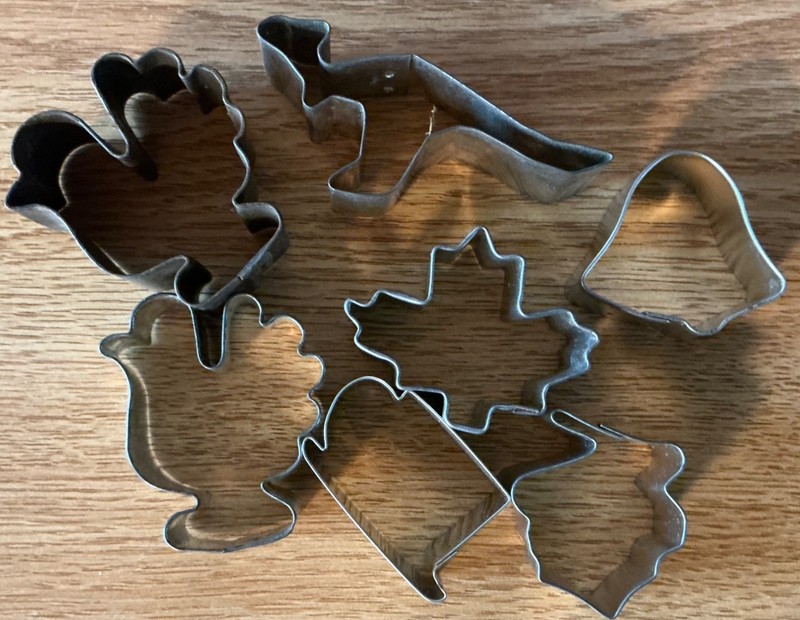 Huge Lot of 45 Small Assorted Metal Cookie Cutters Teapot Spoon Cat Pig Cow Lips gallery