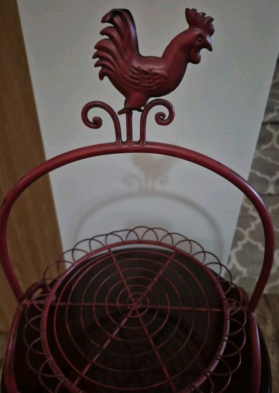 Vintage 1 Tier Metal Pie Cake Rack Stand Server 18”x12” Rooster Farmhouse Red gallery