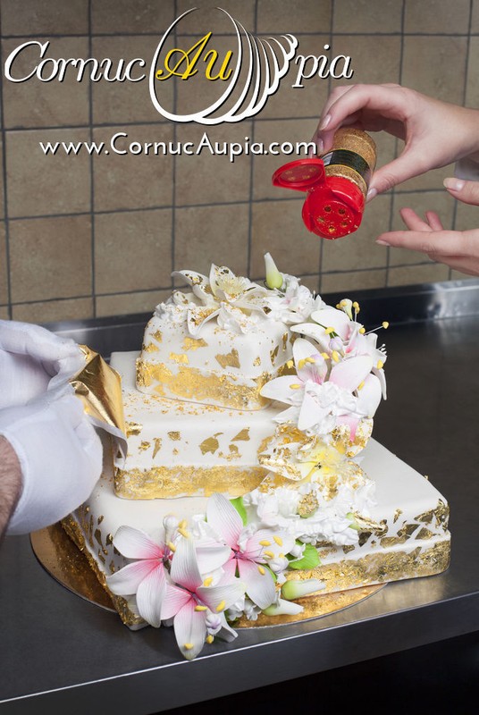 24K Edible Gold Leaf Crumbs, Shaker, 0.500g gallery