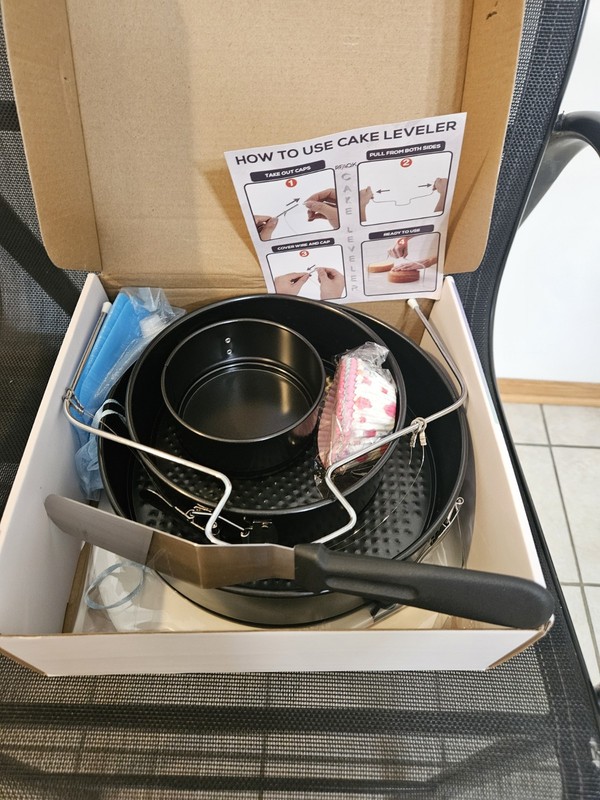 RFAQK 100 Pc Cake Pan Set gallery