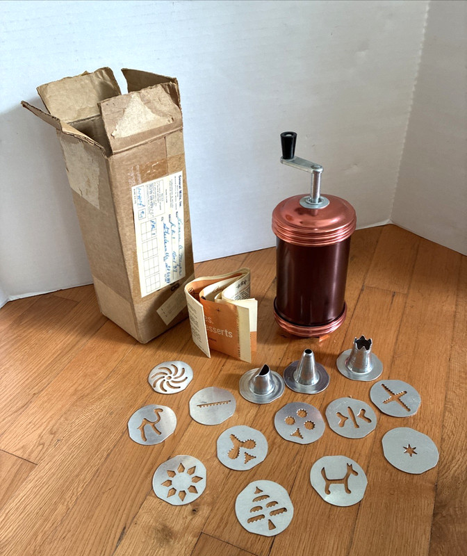 NOS Vintage Mirro Betty Crocker Aluminum Cookie Press 11 Discs 3 Tips Copper NOS gallery
