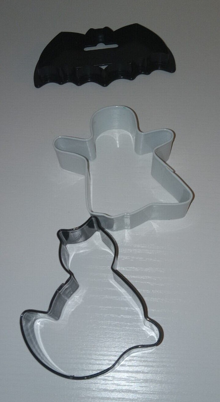 Halloween Krazy Straws (2) with 6 assorted cookie cutters from 1991 gallery