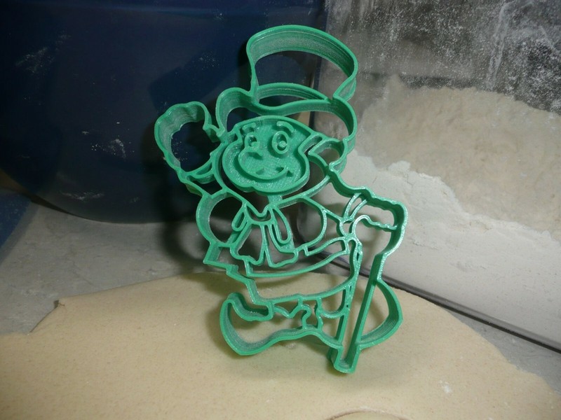LEPRECHAUN 3 DETAILED HAPPY WAVING ST PATRICKS DAY COOKIE CUTTER USA PR4178 gallery