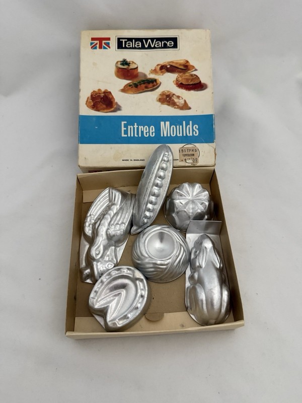 Tala Ware Moulds Food Molds Mini Small Tin 3”