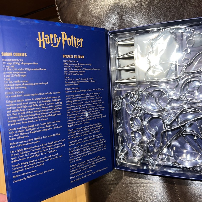 Harry Potter Williams Sonoma Cookie Baking Kit Cutters WIZARDING WORLD NIB gallery