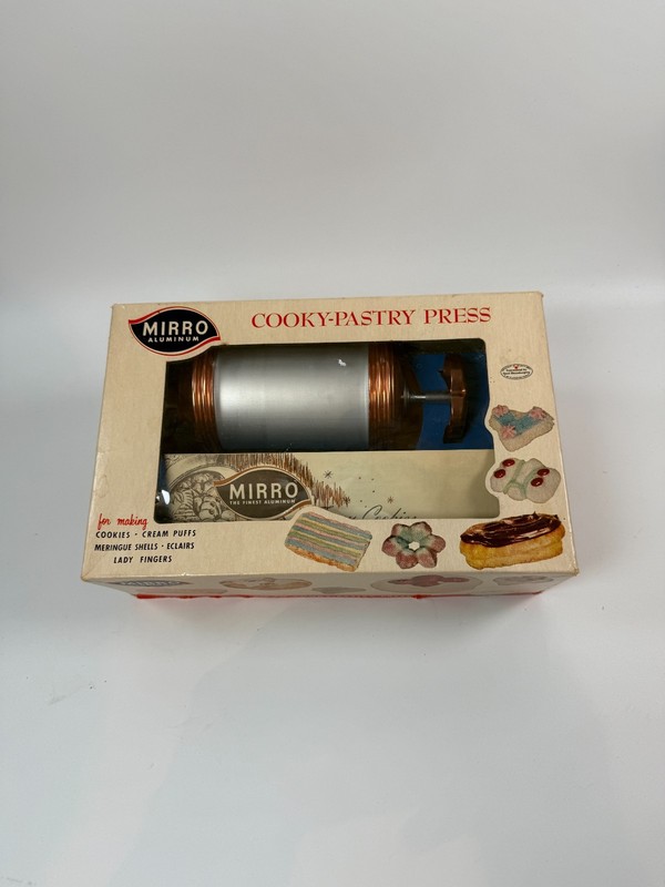 Vintage Mirro Cookie Cooky Pastry Press with 3 Tips 12 Discs Copper Aluminum gallery
