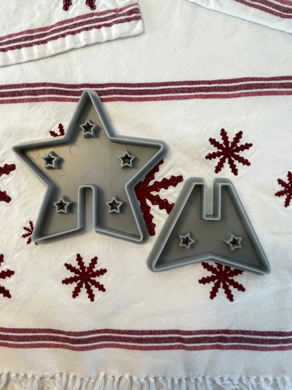Nordic Ware Christmas 3D Stand Up Cookie Cutters Original Box 6 Shapes gallery