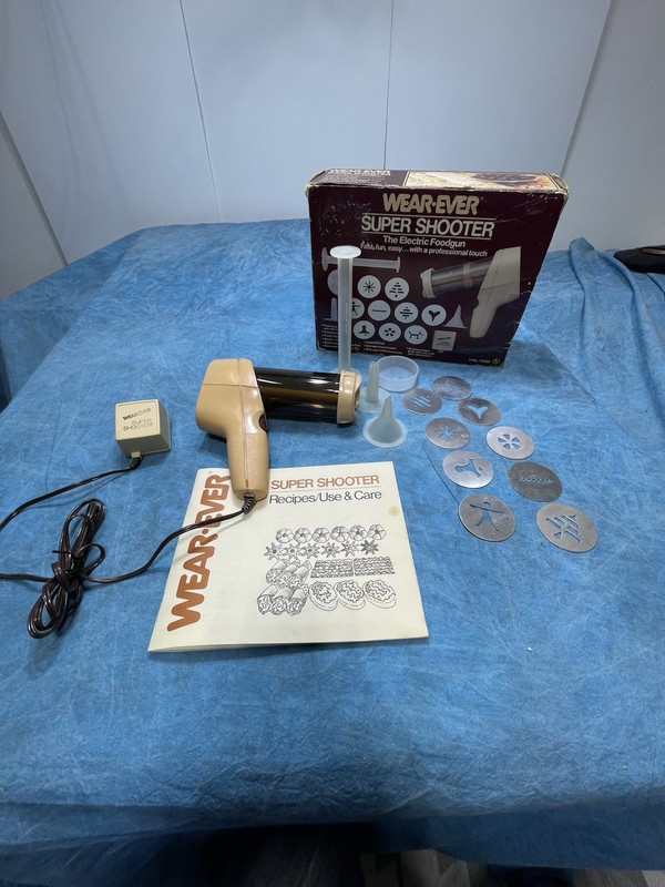 Vtg Wear-Ever 70123 Super Shooter Electric Foodgun Cookie Press Complete Tested gallery