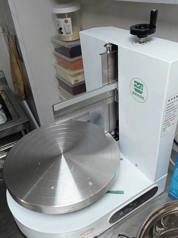 220V 4-12 Inch Birthday Cake Frosting Machine 3D Cake Frosting Machine gallery