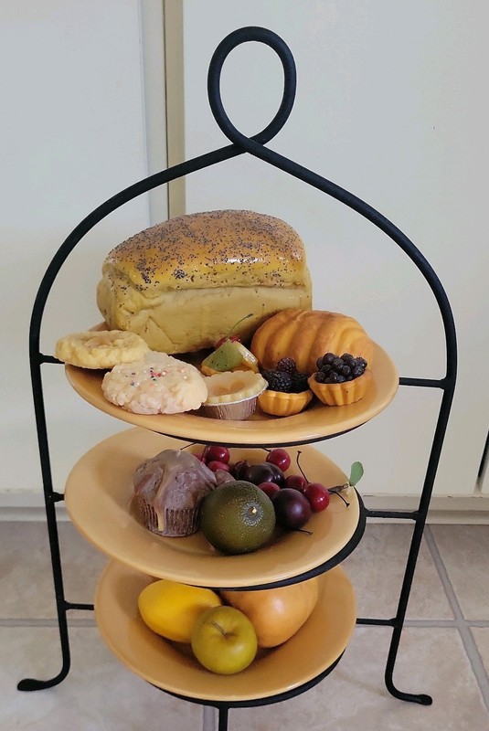Pottery Barn 3-Tier Wrought Iron Stand 10″ Ceramic Plates & Faux Fruit Display