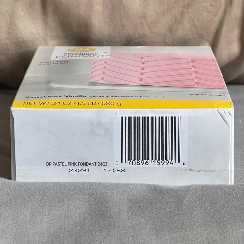 Wilton Decorator Preferred Fondant Pastel Pink Vanilla Flavor 24 oz 1.5 lb 680 g gallery