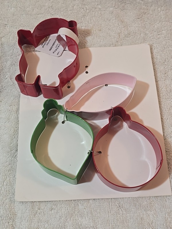 New 3 Piece Christmas Ornament Cookie Cutters + Santa Wondershop