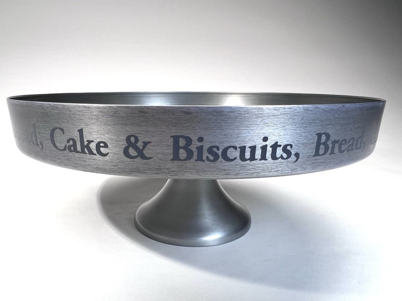 H&M Metal Cake Stand Desert Plate Serving Plate - PRE-OWNED GREAT CONDITION 10” gallery