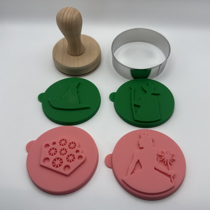 Wicked Cookie Stamp Set Baking Kit w Handle Round Cutter & 4 Stamps New gallery