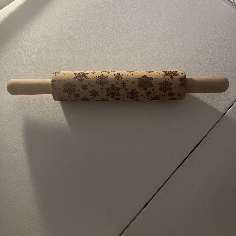 Ciroa 10 Inch Rolling Pin Wood Embossed Etched Snowflake