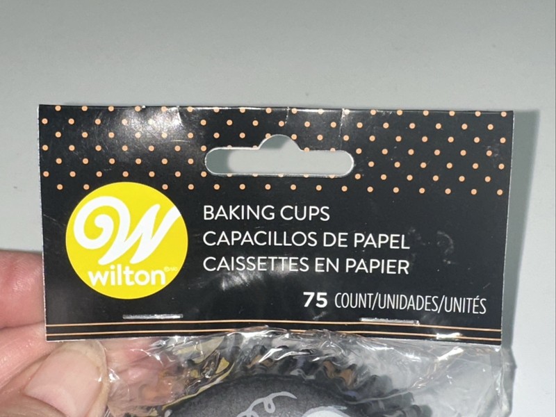 225 ct Baking Cups Standard Cupcake Liners Wilton HALLOWEEN, PUMPKINS, GHOSTS gallery