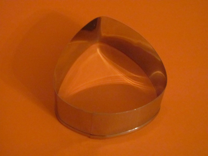 VARIOUS SHAPED HALLOWEEN THEMED COOKIE CUTTERS (CHOOSE WHAT YOU WANT)