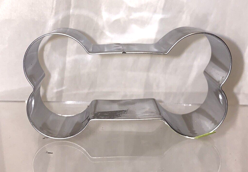 Bone Cookie Cutter 1.25″x3.5″ *J