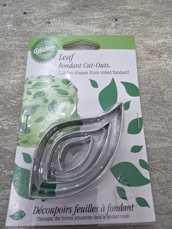 Vintage Wilton Leaf Fondant Cut-Outs #417-437, New Old Stock 2005