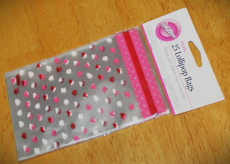 Wilton ~ 25 LOLLIPOP BAGS w/TWIST TIES (Clear w/Hearts) #1912-1102 - NEW - 4"X6" gallery