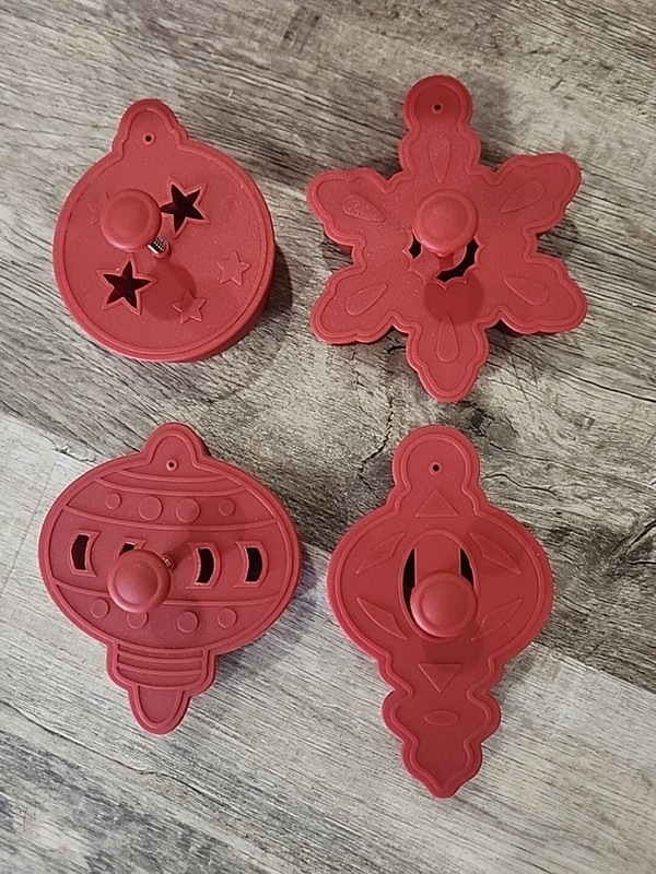 Willams-Sonoma Stained Glass Cookie Cutters Set Of 4 Button On Top Makes Cutouts gallery