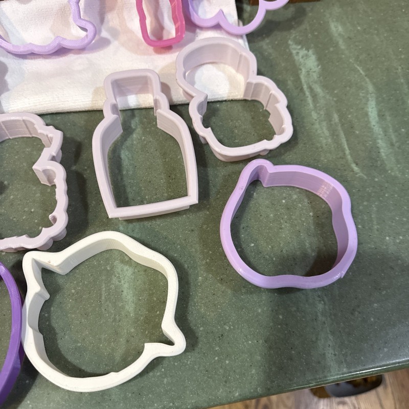 Lot Of 20 Cookie/Playdoh Cutters, 3D print Halloween Elf Pumpkin various gallery
