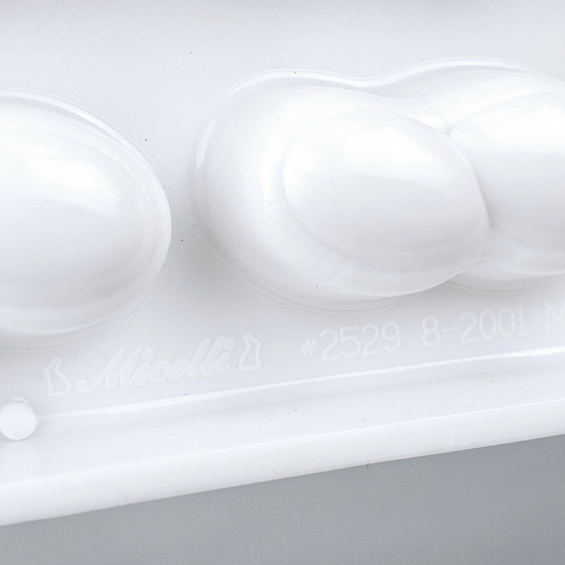 Micelli Peanut Shape Commercial Polycarbonate Chocolate Mold 2529 8-2001 gallery