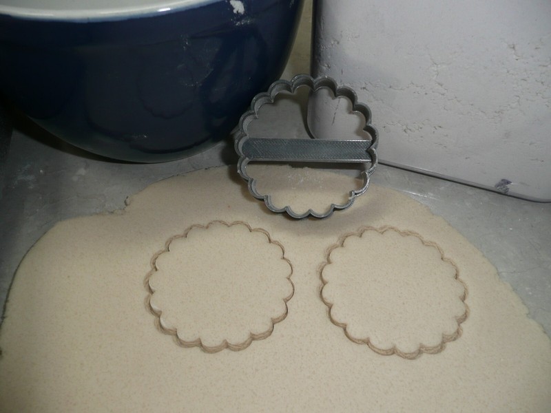 TRADITIONAL SHAPES LINZER JAM FILLED COOKIES SET OF 6 COOKIE CUTTERS USA PR1855 gallery