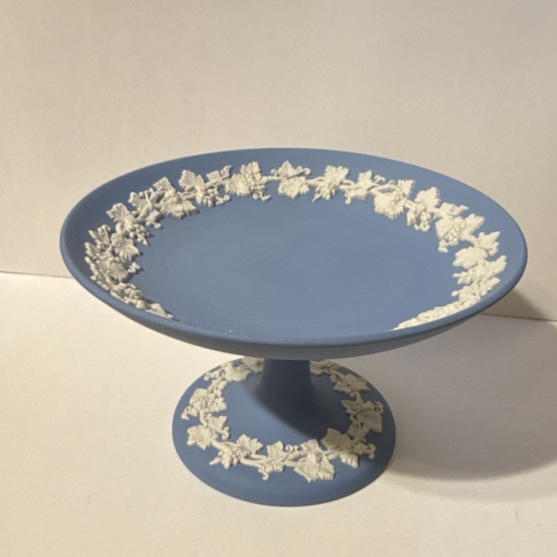Wedgwood Blue and White Floral Ceramic Round 6” Cake/Compote Stand Matte Finish