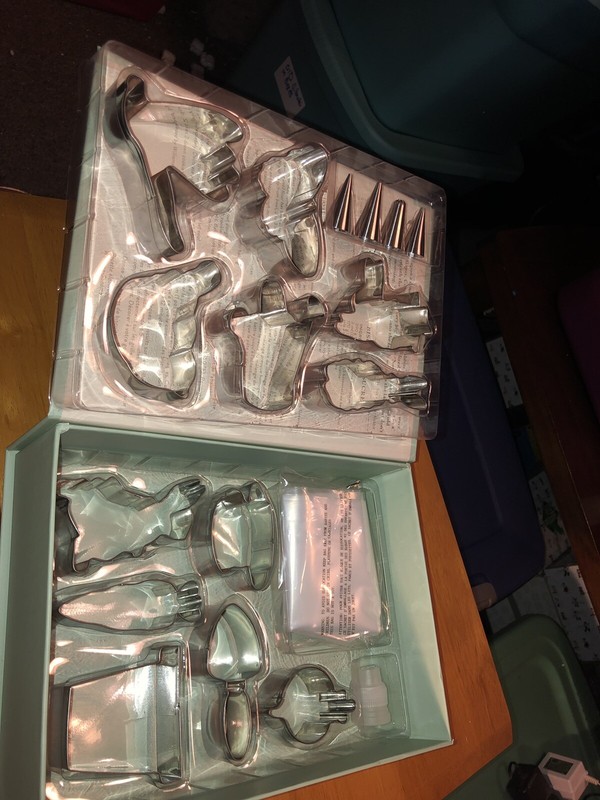 Williams Sonoma PETER RABBIT Cookie Cutter Kit Set New gallery