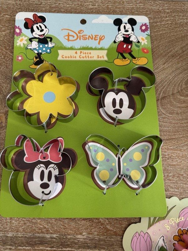 Disney 4 Piece Cookie Cutter Set Flower, Mickey, Minnie, Butterfly