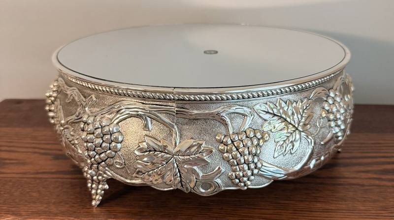 Godinger Silver Plated Mirrored Grape Cake Plateau Plate - Beautiful Piece! gallery