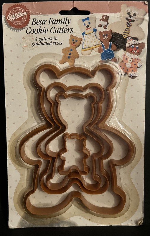 Vtg Wilton Teddy Bear Family Cookie Cutters Plastic Set of 4 Graduated Size NEW