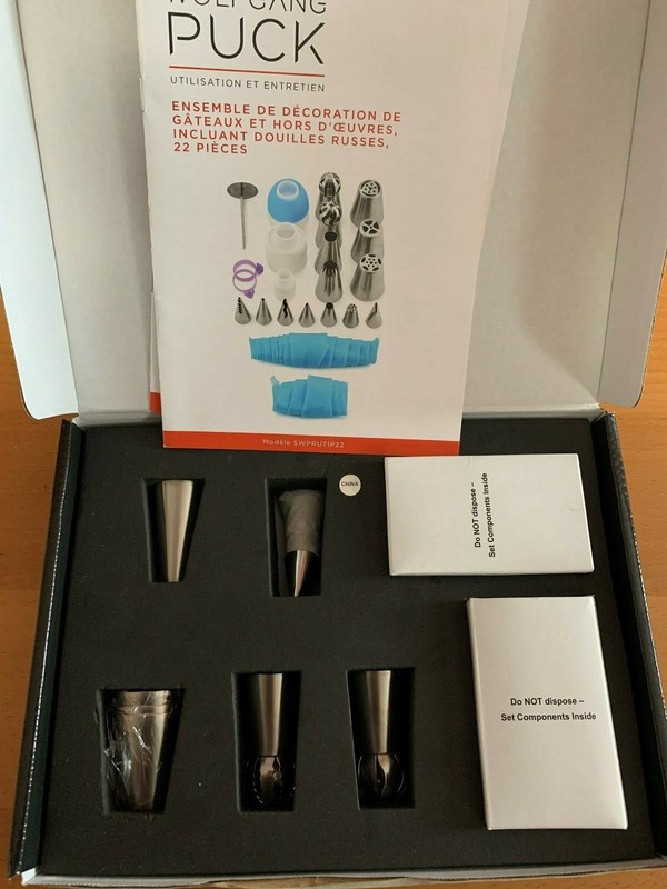 New Wolfgang Puck 22 piece Russian Tip Decorating Set