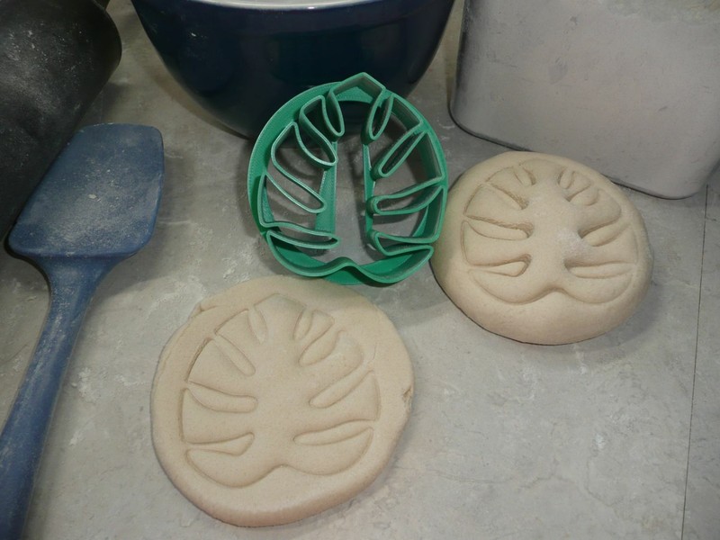 MONSTERA LEAF DESIGN PATTERN CONCHA CUTTER MEXICAN SWEET BREAD STAMP USA PR4625 gallery