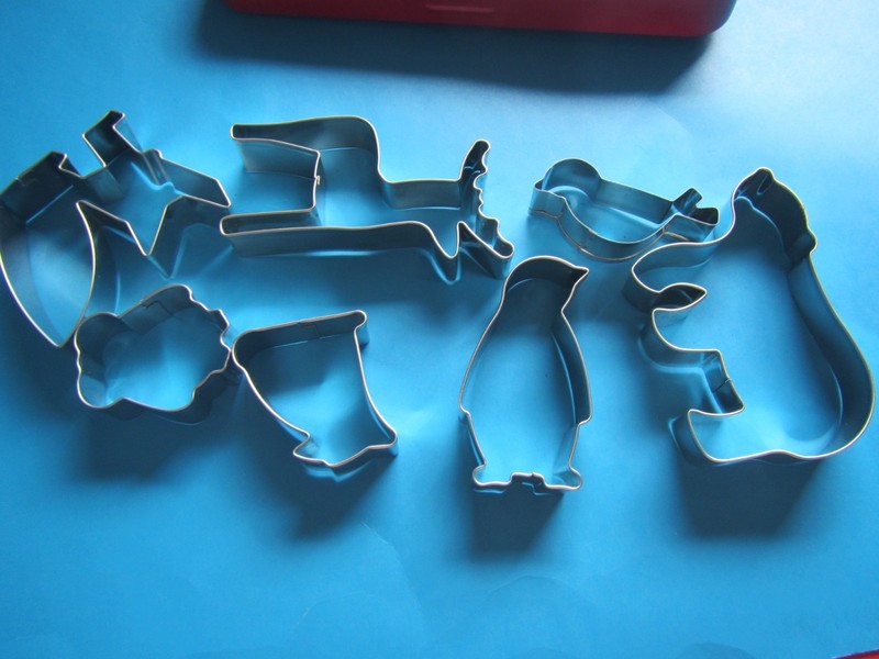Crate and Barrel Critter Cookie Cutters complete 7 piece set with case gallery