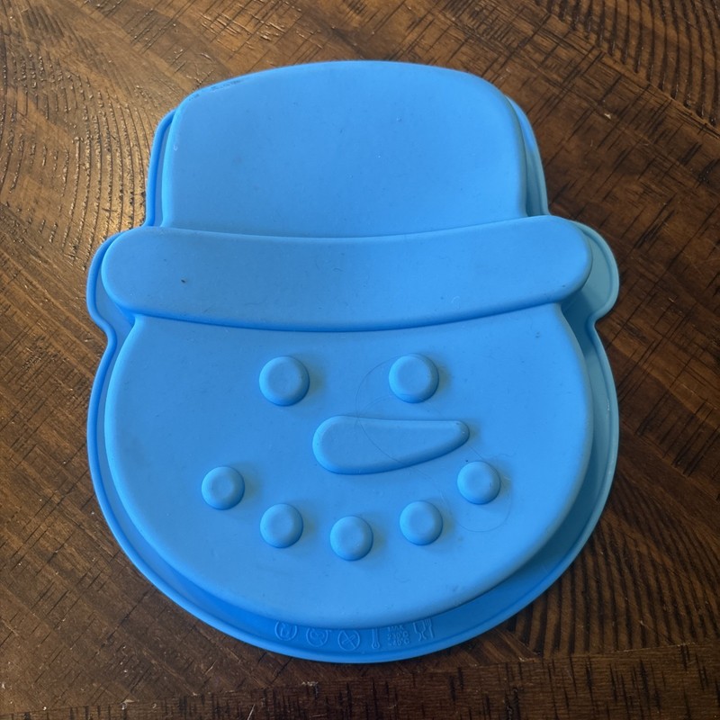 Set Of 4 Silicone Molds For Cakes & Jellos Gingerbread Men Snowmen & Trees New gallery
