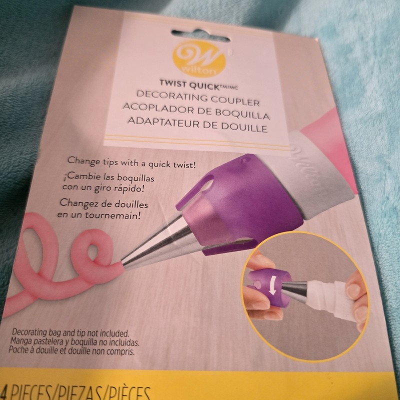 Wilton Twist Quick Decorating Coupler New Cake Decorating Tool Quick Change Tip