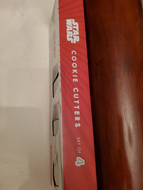 NEW OLD STOCK 2010 Star Wars Cookie Cutters Williams-Sonoma 4 Cookie Cutters gallery