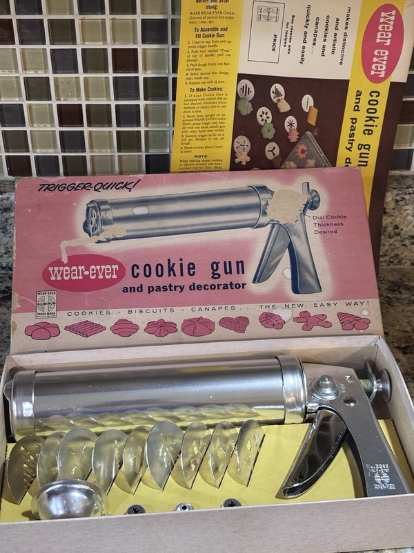 1950’s Wear-ever Cookie Gun And Pastry Decorator Vintage EUC